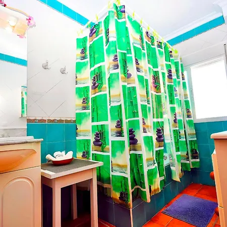 Centrico Con Terraza Y Aire Acondicionado Solo Familia Y Pareja *