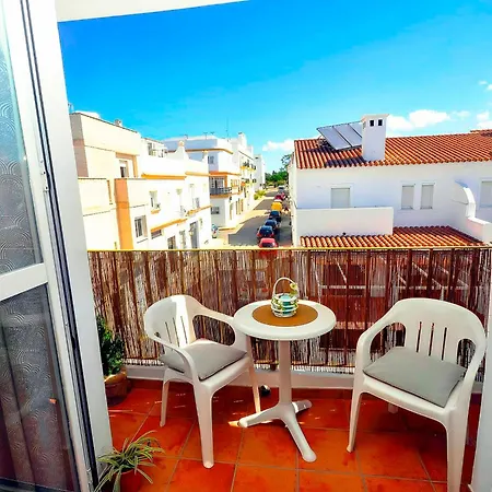 Centrico Con Terraza Y Aire Acondicionado Solo Familia Y Pareja Apartamento