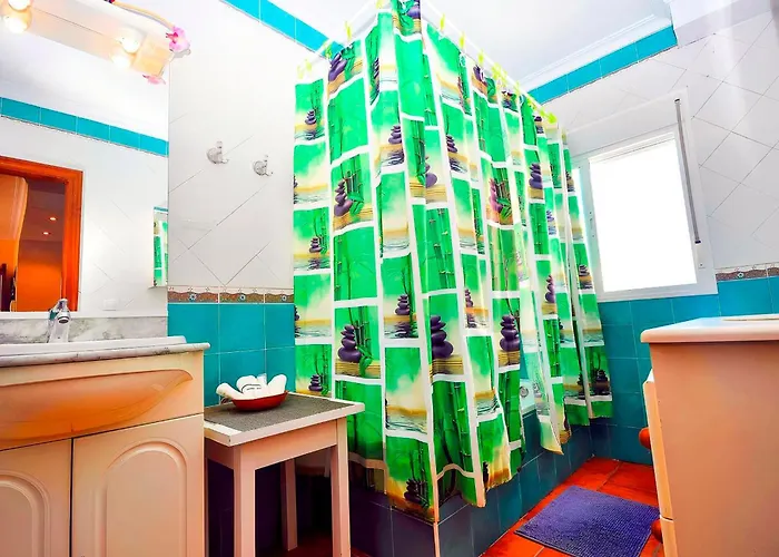 Centrico Con Terraza Y Aire Acondicionado Solo Familia Y Pareja *